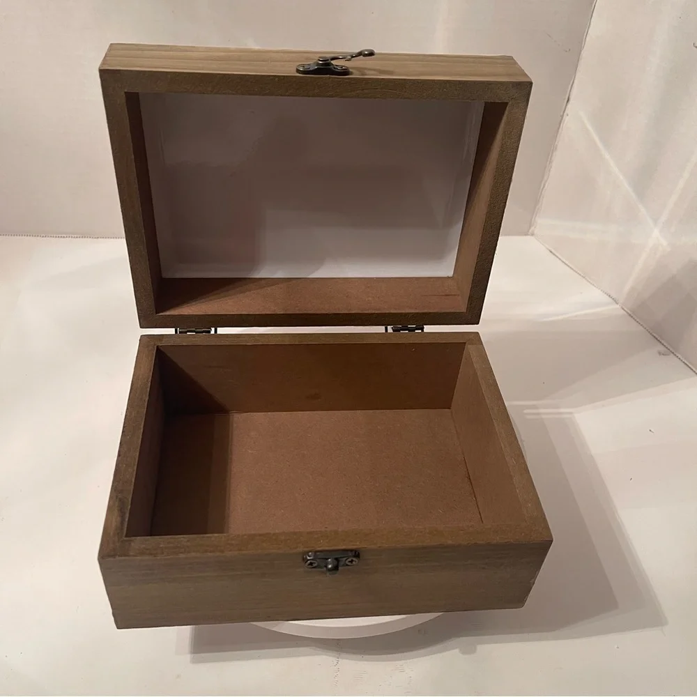 Seashell Wooden Keepsake Box NWOT